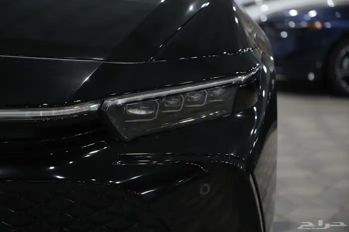 تويوتا كروان بريميوم  2025 شبه الجديد 3