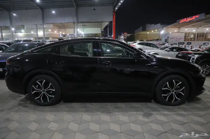 تويوتا كروان بريميوم  2025 شبه الجديد 6