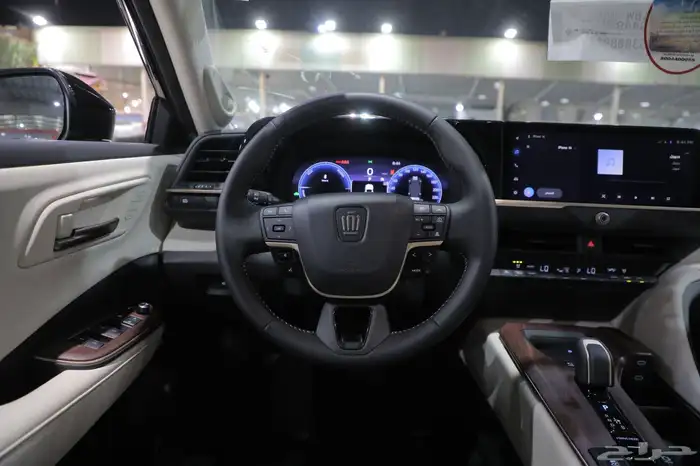 تويوتا كروان بريميوم  2025 شبه الجديد 15