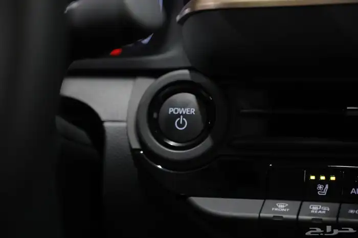 تويوتا كروان بريميوم  2025 شبه الجديد 11