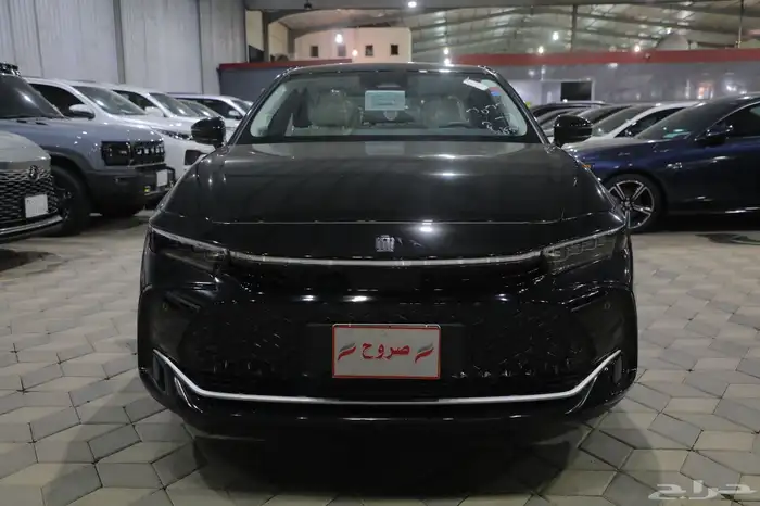 تويوتا كروان بريميوم  2025 شبه الجديد 1