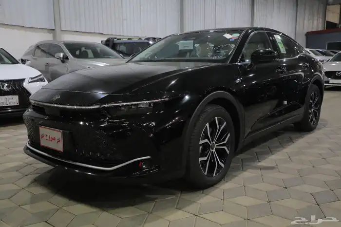 تويوتا كروان بريميوم  2025 شبه الجديد 4