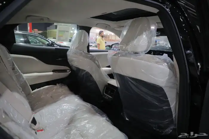 تويوتا كروان بريميوم  2025 شبه الجديد 14