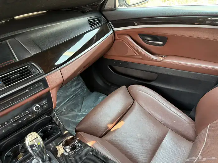 BMW 550i فئة نادرة موديل 2012 8