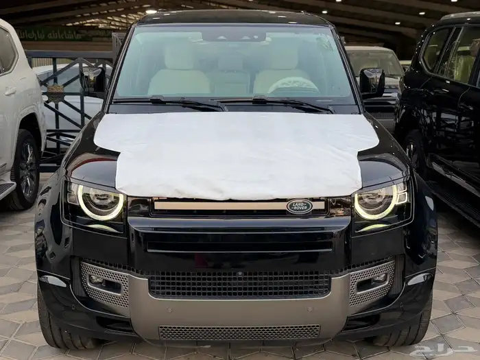 ديفندر HSE الناغي6 سلندر بنزين 2025 اسود اف وايت رمادي جملي 7