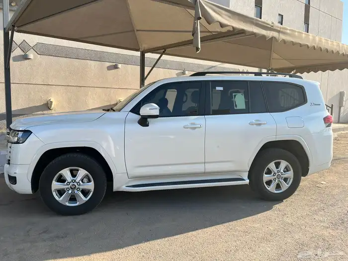 جيب تويوتا لاندكروزر 1