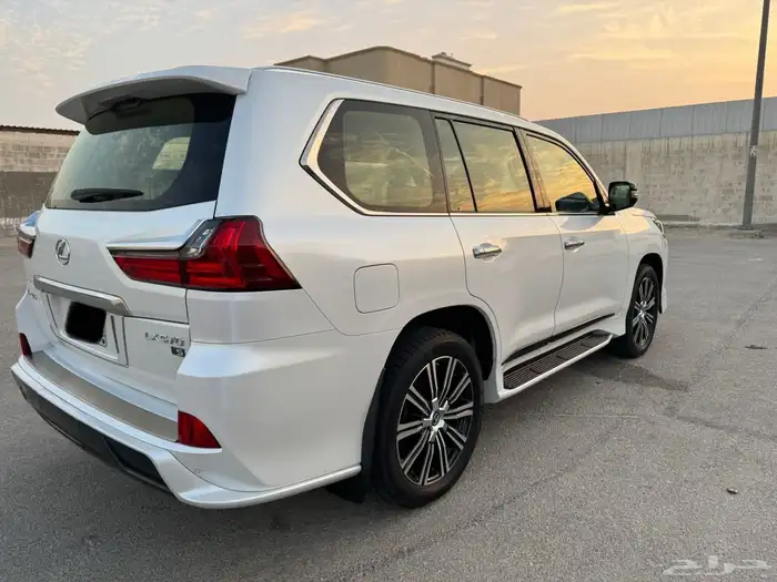 لكزس 2020 LX - نظيف جدا  ممشى قليل 27