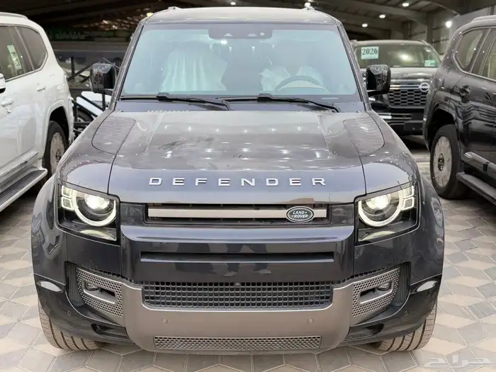 ديفندر HSE الناغي6 سلندر بنزين 2025 اسود اف وايت رمادي جملي 2