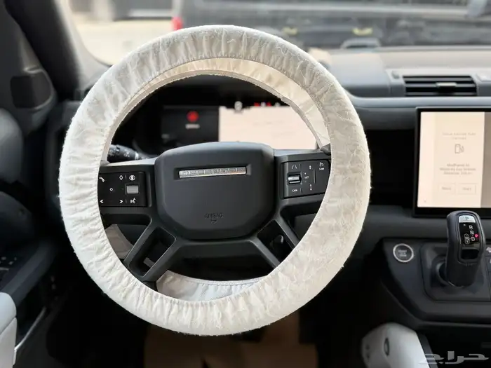 ديفندر HSE الناغي6 سلندر بنزين 2025 اسود اف وايت رمادي جملي 25