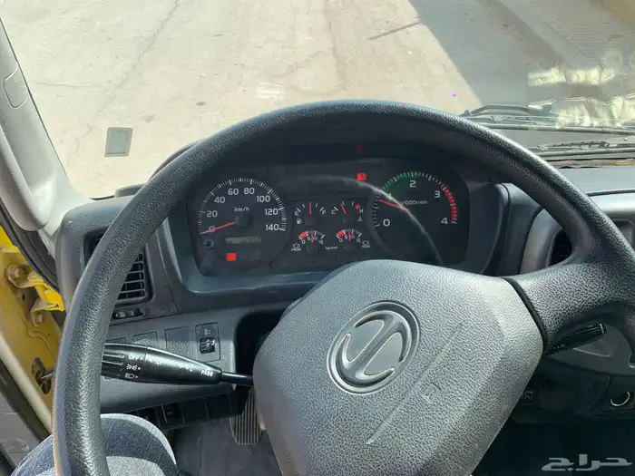 لوري هينو 2022 16