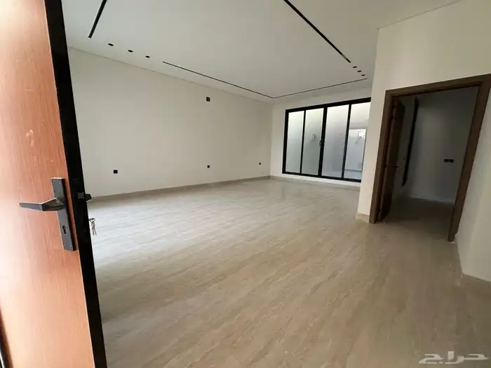 للبيع فلة دبلوكس مساحة 250 متر 20