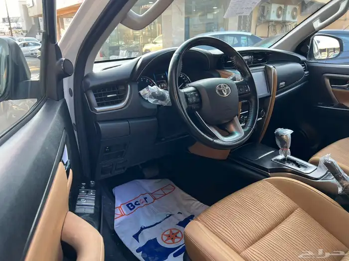 تويوتا فورتشنر 2022 V6 نظيف جدا 4