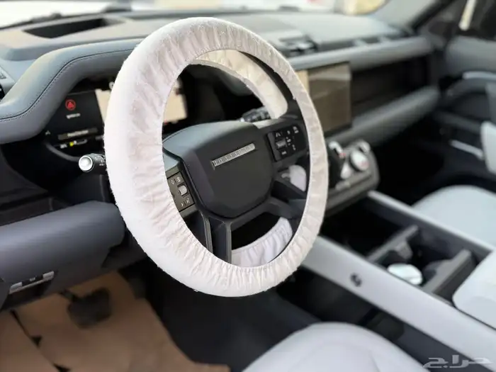 ديفندر HSE الناغي6 سلندر بنزين 2025 اسود اف وايت رمادي جملي 29