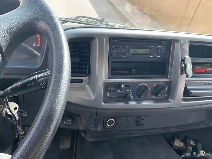 لوري هينو 2022 13