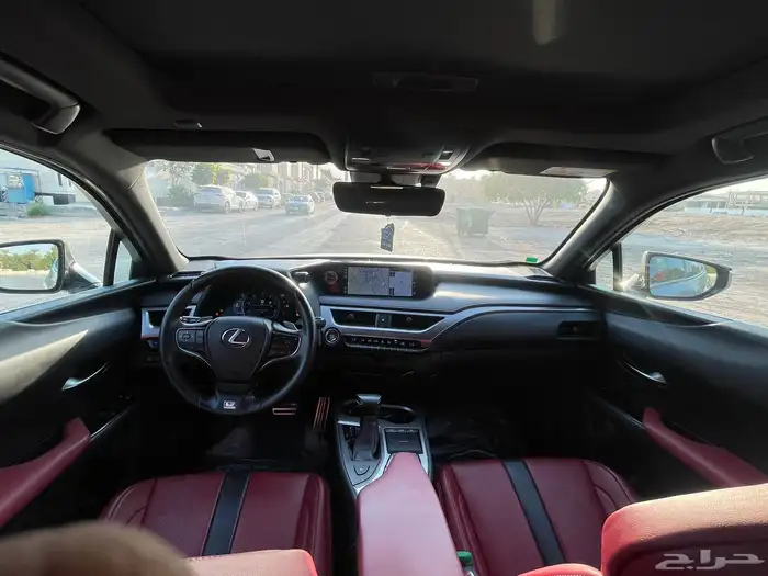 لكزس UX2021 F SPORTS 10