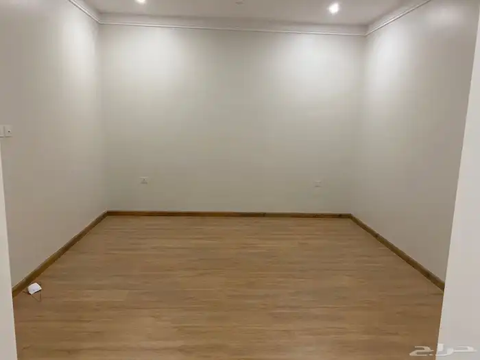 شقه للايجار في حي الحمراء 5