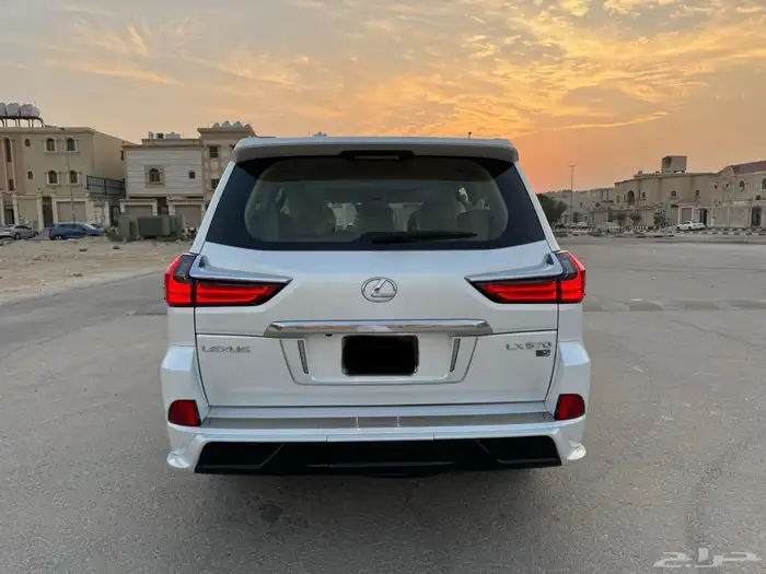لكزس 2020 LX - نظيف جدا  ممشى قليل 29