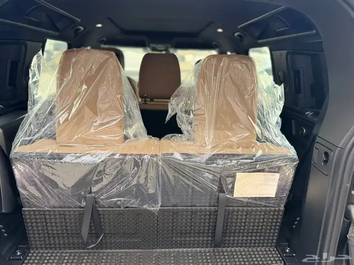 ديفندر HSE الناغي6 سلندر بنزين 2025 اسود اف وايت رمادي جملي 12