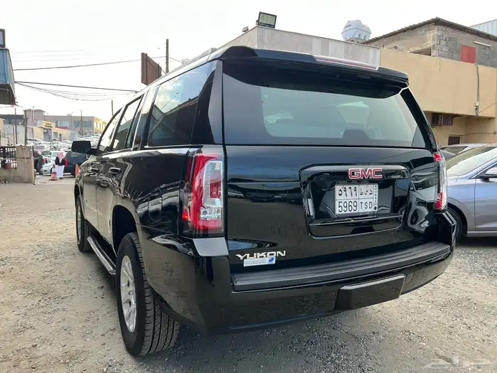 جمس يوكن 2018 بدون دبل لون اسود نظيف 3