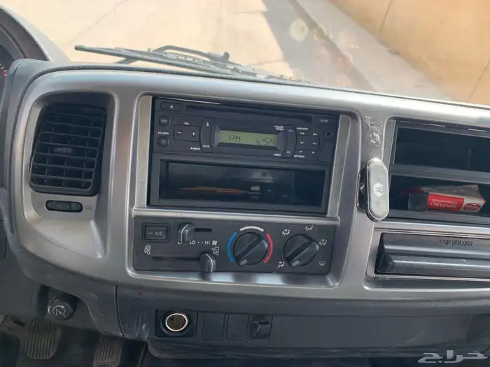 لوري هينو 2022 18