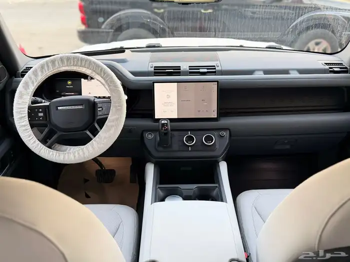 ديفندر HSE الناغي6 سلندر بنزين 2025 اسود اف وايت رمادي جملي 27