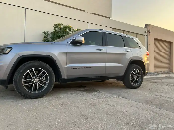 جيراند شيروكي لمتيد 2018 مالك اول 1