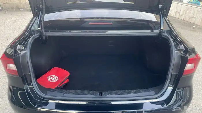 ام جي 5 2023 استاندر شبه الاصفار 6