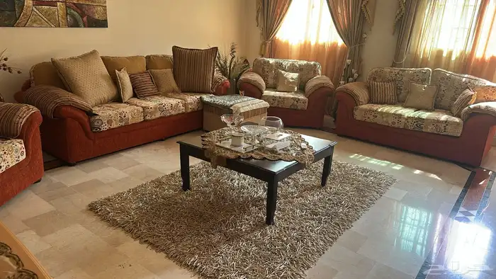 طقم كنب بحالة ممتازة 3