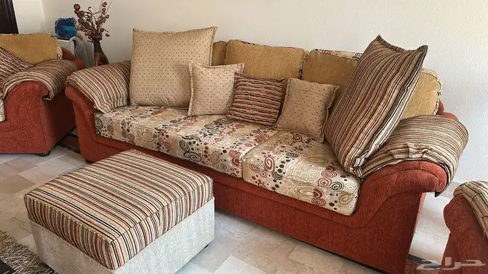 طقم كنب بحالة ممتازة 0