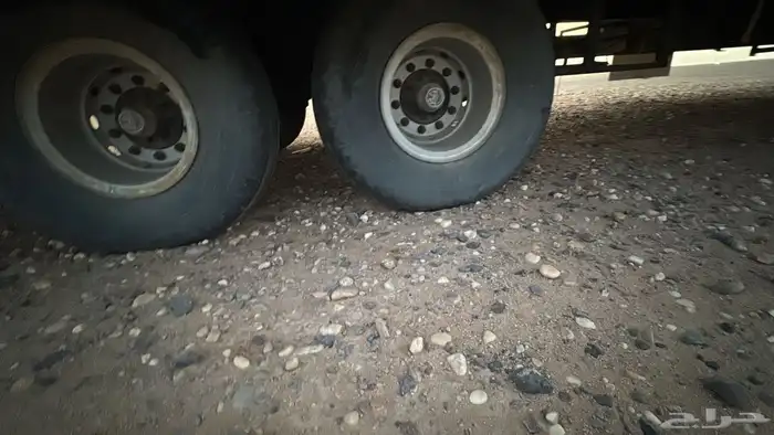 غرفه كرفان الطول 16والعرض4 وثلاث مكيفات سبلت وشرايح 8