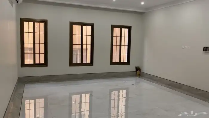 شقه للايجار في حي الحمراء 18