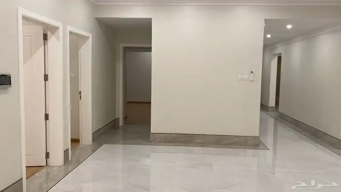 شقه للايجار في حي الحمراء 15