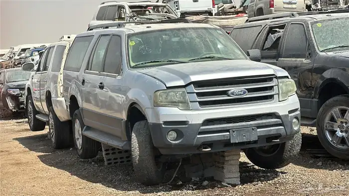 شركة النايفات ( فرع القطع الغيار المستعملة ) تشليح جمس فورد 13