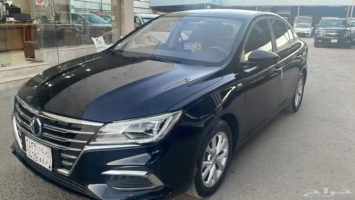 ام جي 5 2023 استاندر شبه الاصفار 1