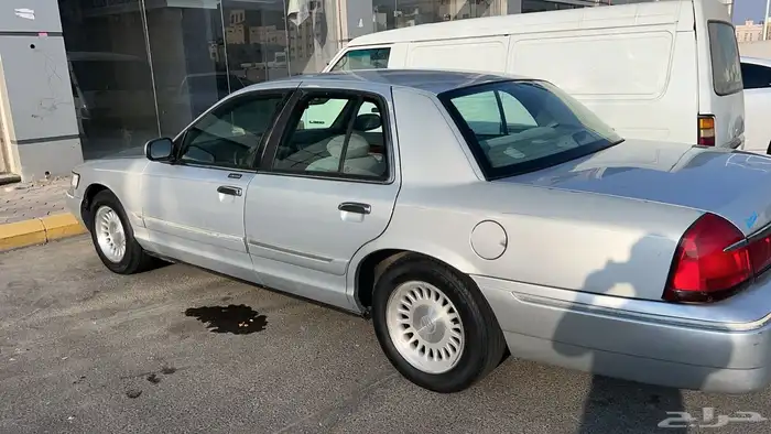 للبيع فورد ماركيز 99 او البدل بونيت او دباب بضاعه 1