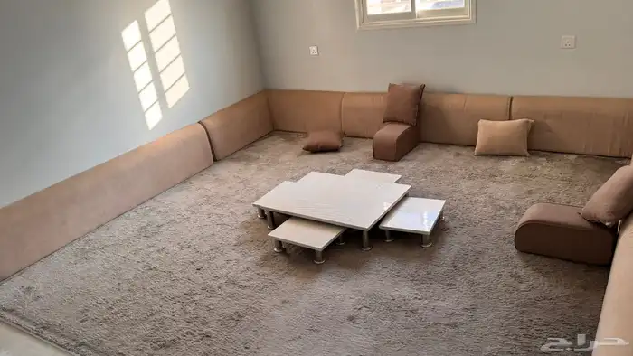 يوجد الأثاث للبيع 1