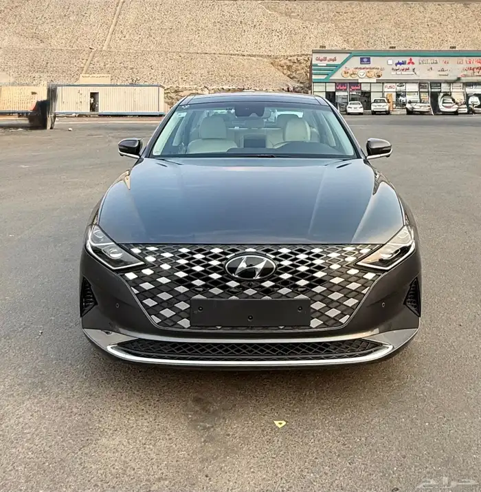 هونداي ازيرا 2022 ( 6 سلندر ) اعلى مواصفات للبيع 1