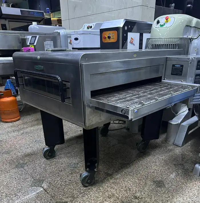 بيع جميع معدات المطاعم والمخابز والكفيهات المستعمله شبه جد 48