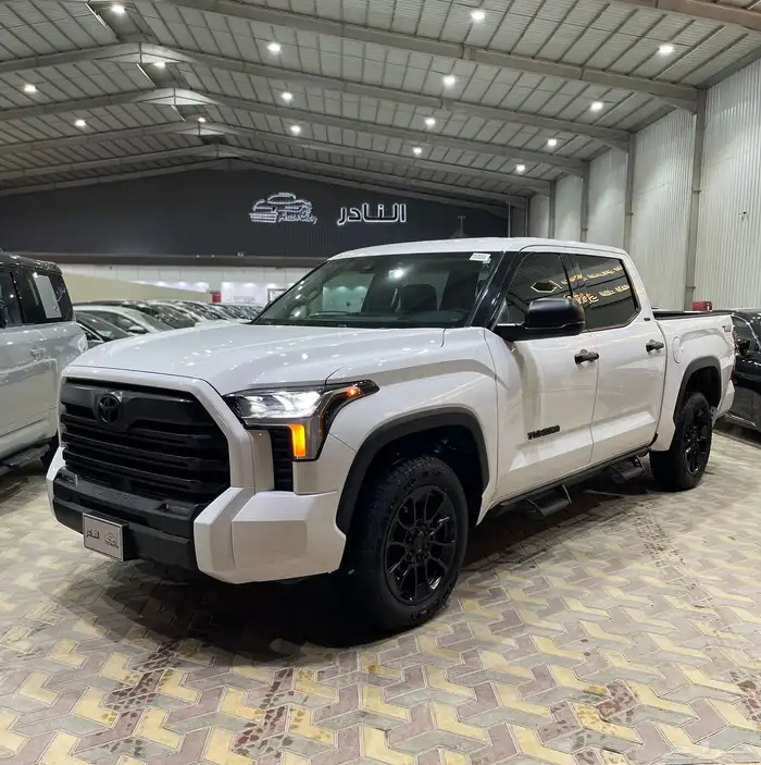 تندرا غمارتين بنزين عداد 17 الف 2023 2