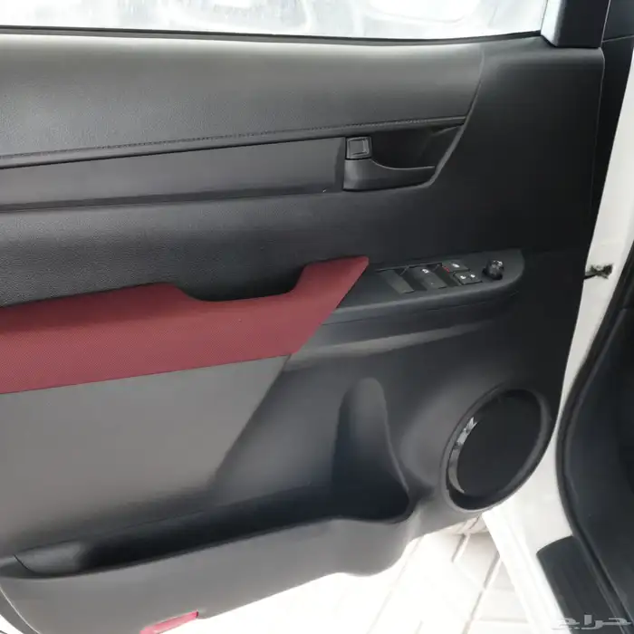 هايلوكس سلق DLX ديزل موديل 2025 5