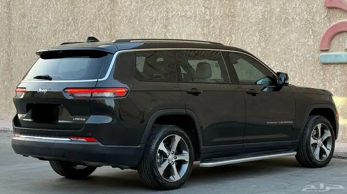 جيب شروكي لمتد 2023 13