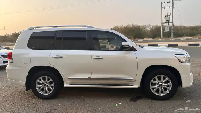 لاندكروزر GXR 2018 مخزن 6