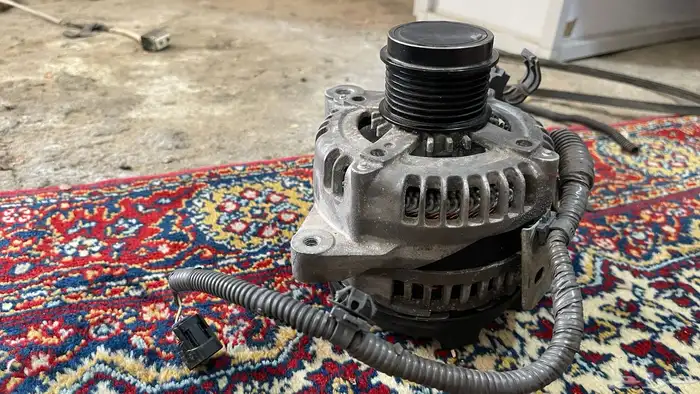 دينمو كامري 2011 للبيع 3