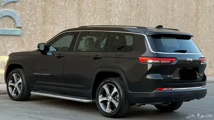 جيب شروكي لمتد 2023 12