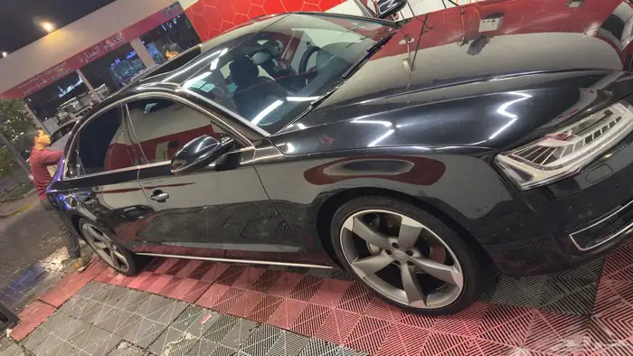 للبيع او للبدل بسياره عائليه حديثة اوديA8Lموديل2016نظيفه جدا 16