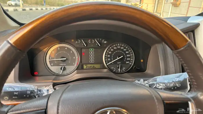 لاندكروزر GXR 2018 مخزن 13