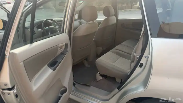 انوفا نظيفة جدا شبه مخزن 6