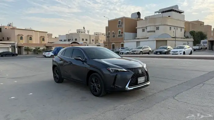 لكزس 2023 - UX200 مالك الاول بحالة الوكالة 3