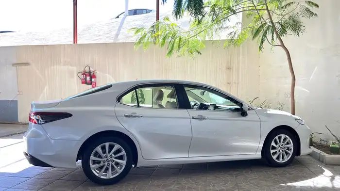 كامري GLE 2021 (نصف الفل) فطيمي بدون فتحة 2