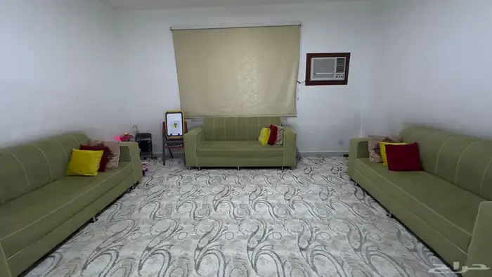 اثاث صالة للبيع كنب وستاير ومدفئة وفرشة 3